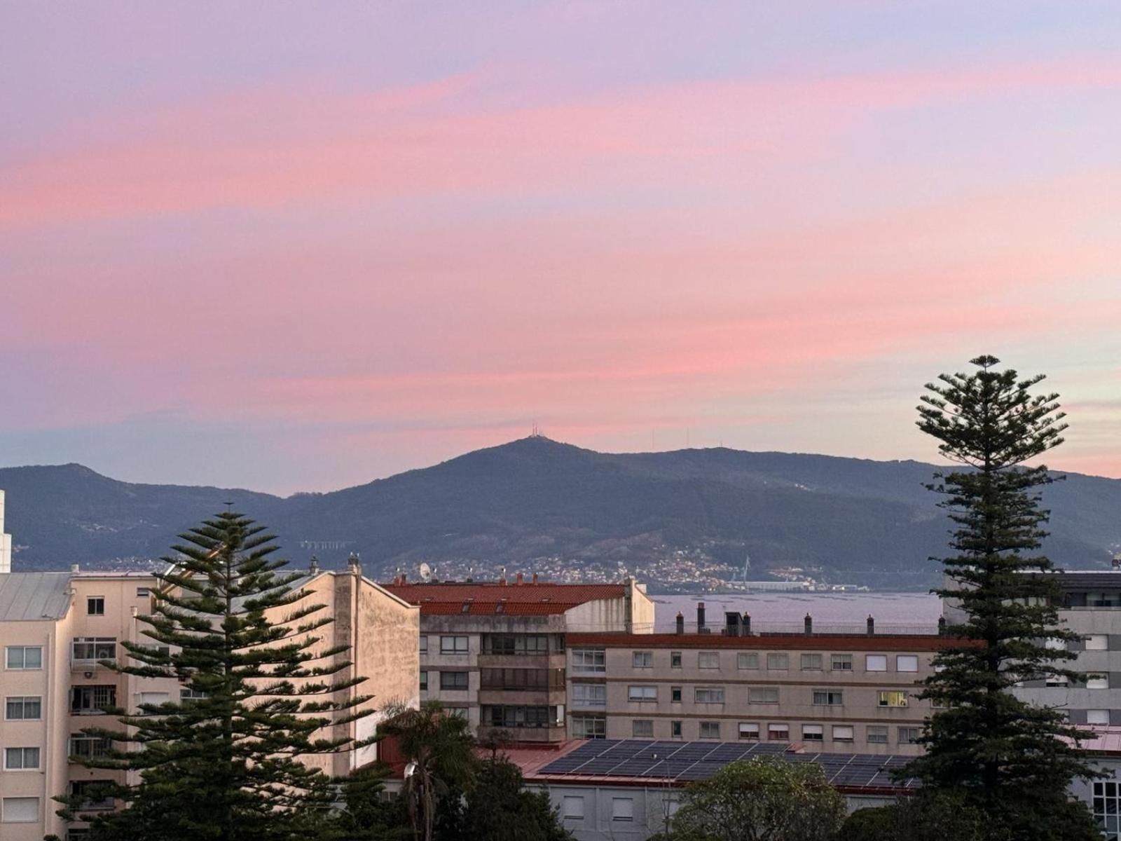 Moderno Apartamento Con Vistas A La Ria De Vigo Eksteriør billede
